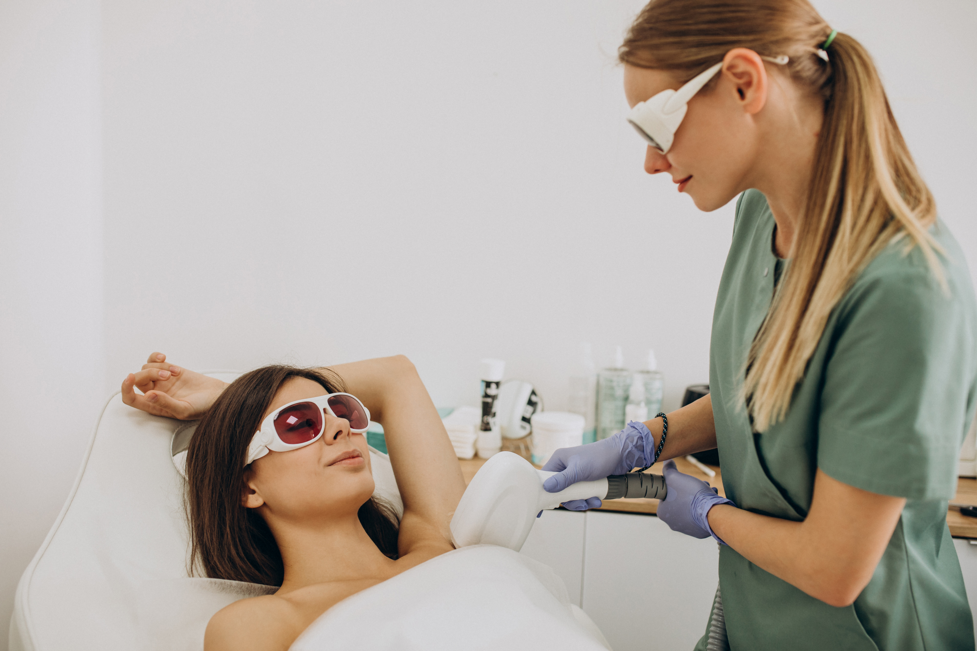 Underarms laser hair removal